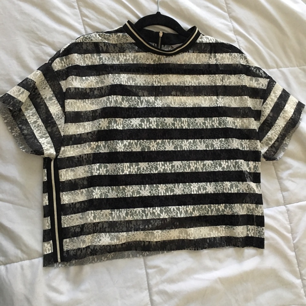 NWOT Zara lace top with cool trim & undersheath 🖤